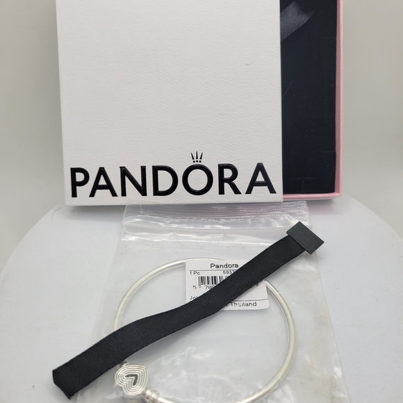 Pandora Radiating Heart Clasp Bangle Bracelet 593752c00 - Picture 3 of 4